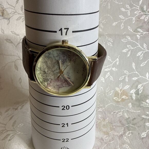 Unisex Classic Round Gold Tone Case World Map Dial Brown Faux Leather Watch - Picture 2 of 5